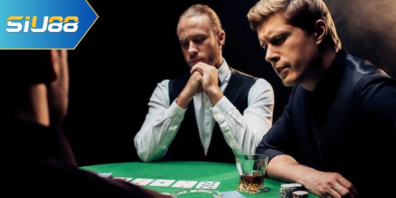 Biết Bluff trong Poker là gì thấy được sự cần thiết của xác định khoảng bài đối thủ